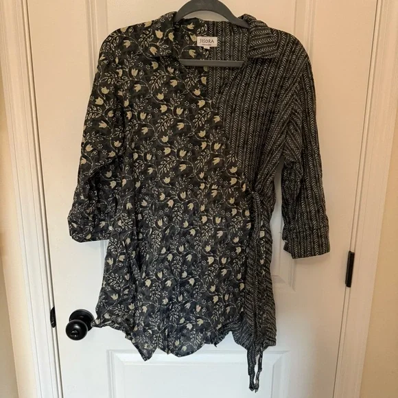 JISORA Dainty Florals with Arrows on Blue Cotton Top - Picture 8 of 14